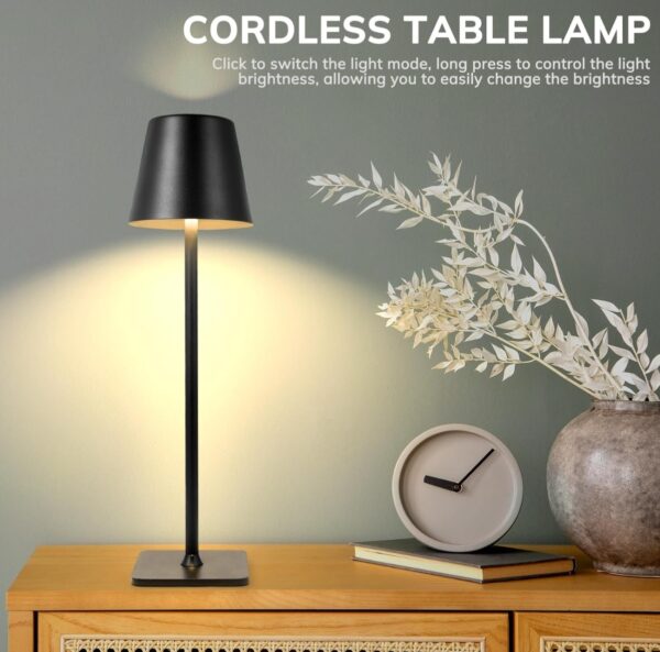 Prenosiva stona LED lampa