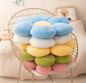 Dekorativni jastuci u više boja plišani i rebrasti