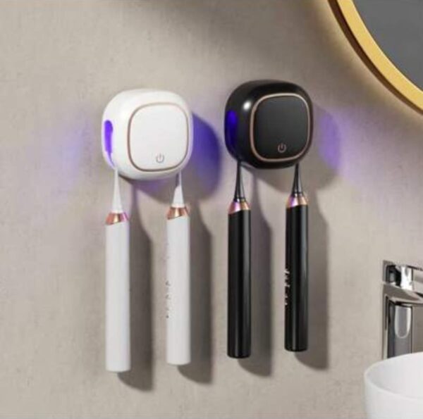 Držač i sterilizator za četkice za zube