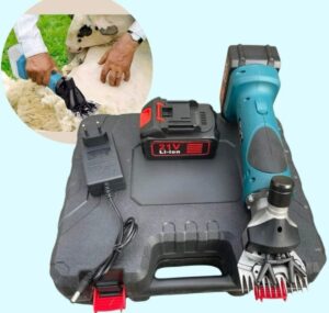 Aku mašinica sa dve baterije za šišanje ovaca