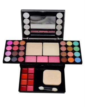 Set šminke u čvrstom koferu